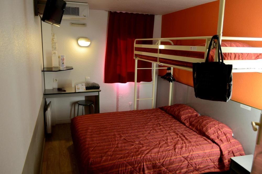 Kyriad Direct Annemasse - Genève Hotel 3*