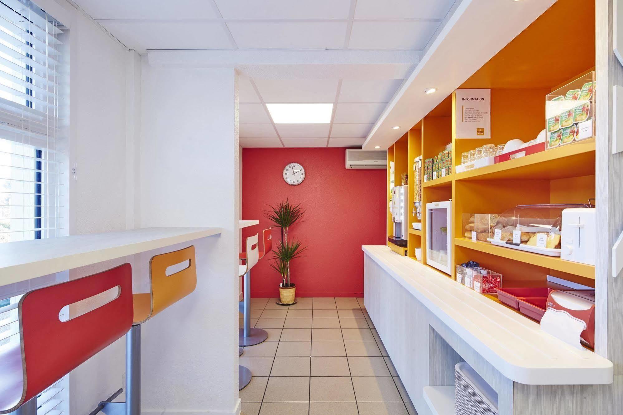 Kyriad Direct Annemasse - Genève Hotel