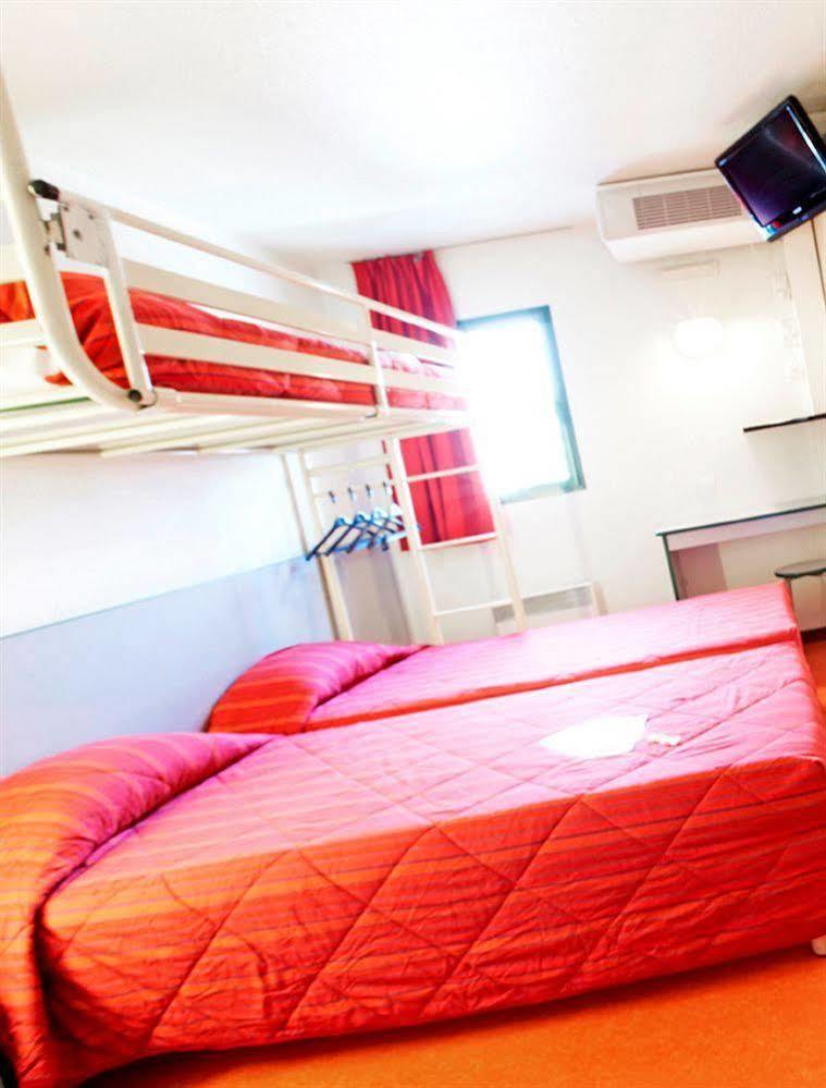 Kyriad Direct Annemasse - Geneve Hotel 3*